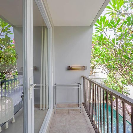 Hola Seminyak Otel Dış mekan fotoğraf