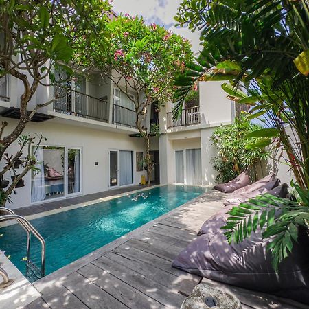 Hola Seminyak Otel Dış mekan fotoğraf