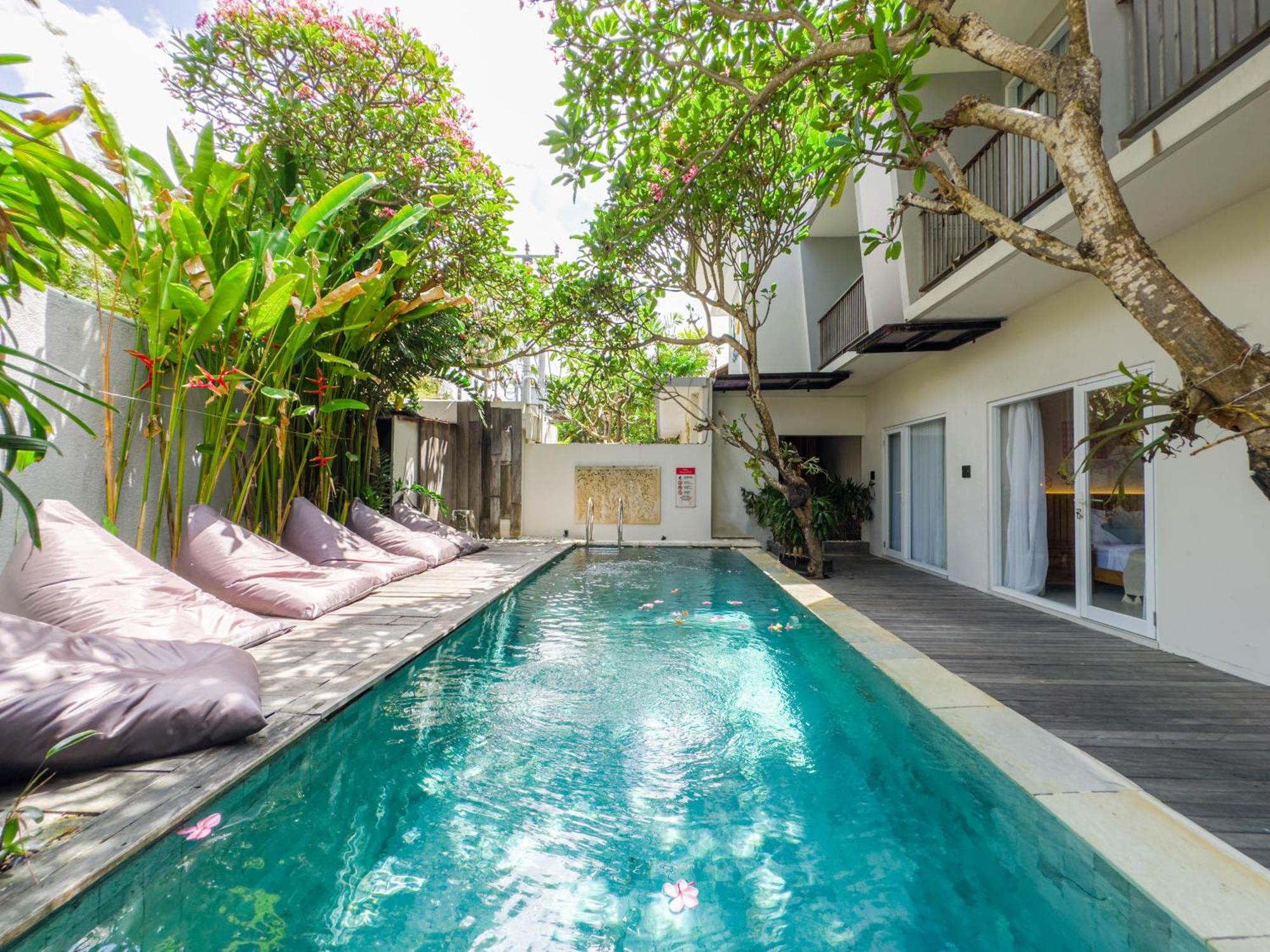 Hola Seminyak Otel Dış mekan fotoğraf