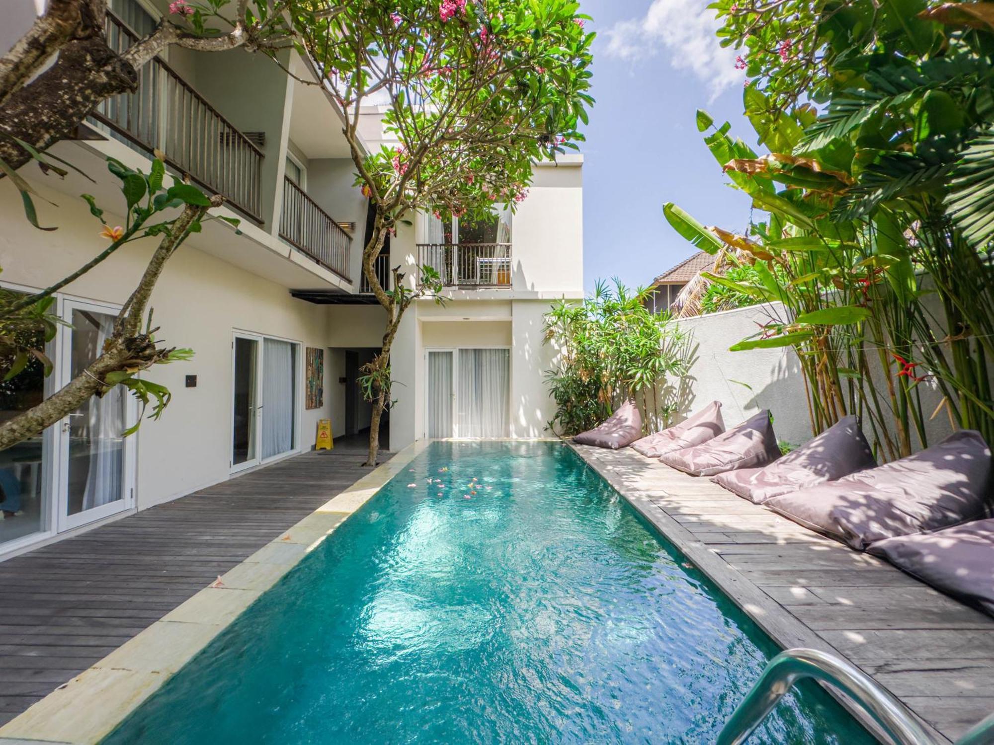 Hola Seminyak Otel Dış mekan fotoğraf