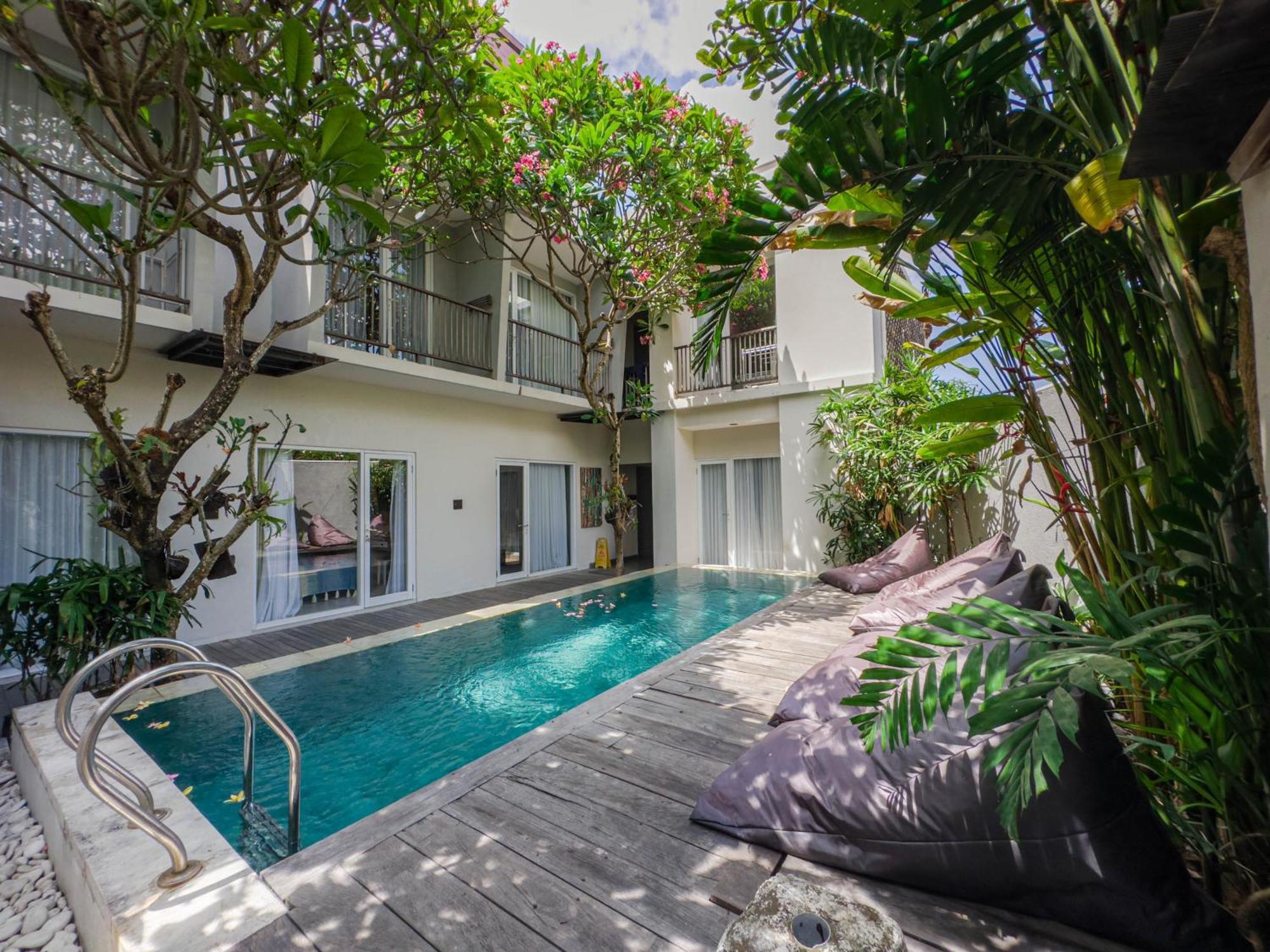 Hola Seminyak Otel Dış mekan fotoğraf